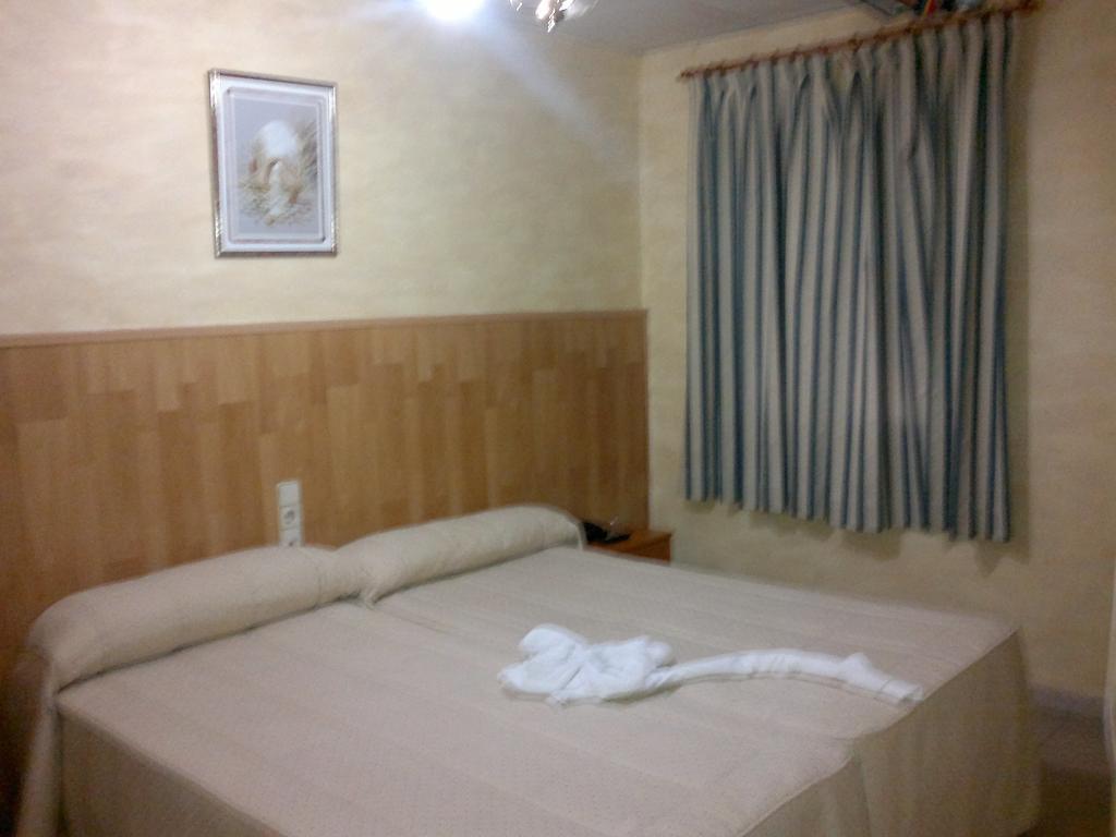 Hostal Mays Numancia de la Sagra Exterior foto